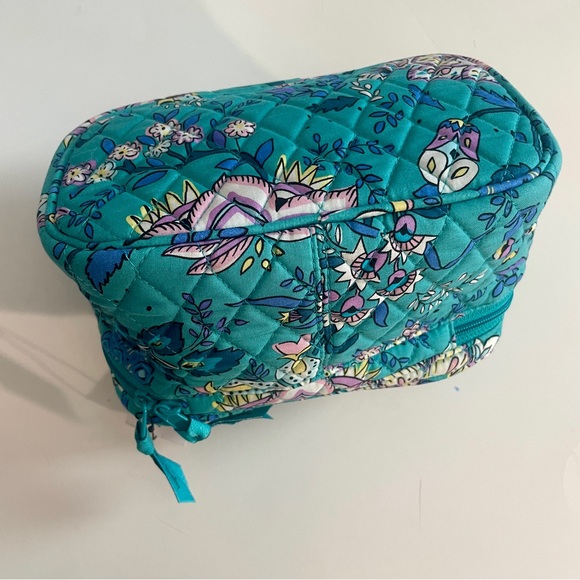 NEW! Vera Bradley Cosmetic Train Case - Picture 3 of 7